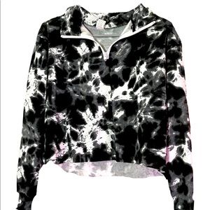 Crop long sleeve quarter zip workout sweater/top